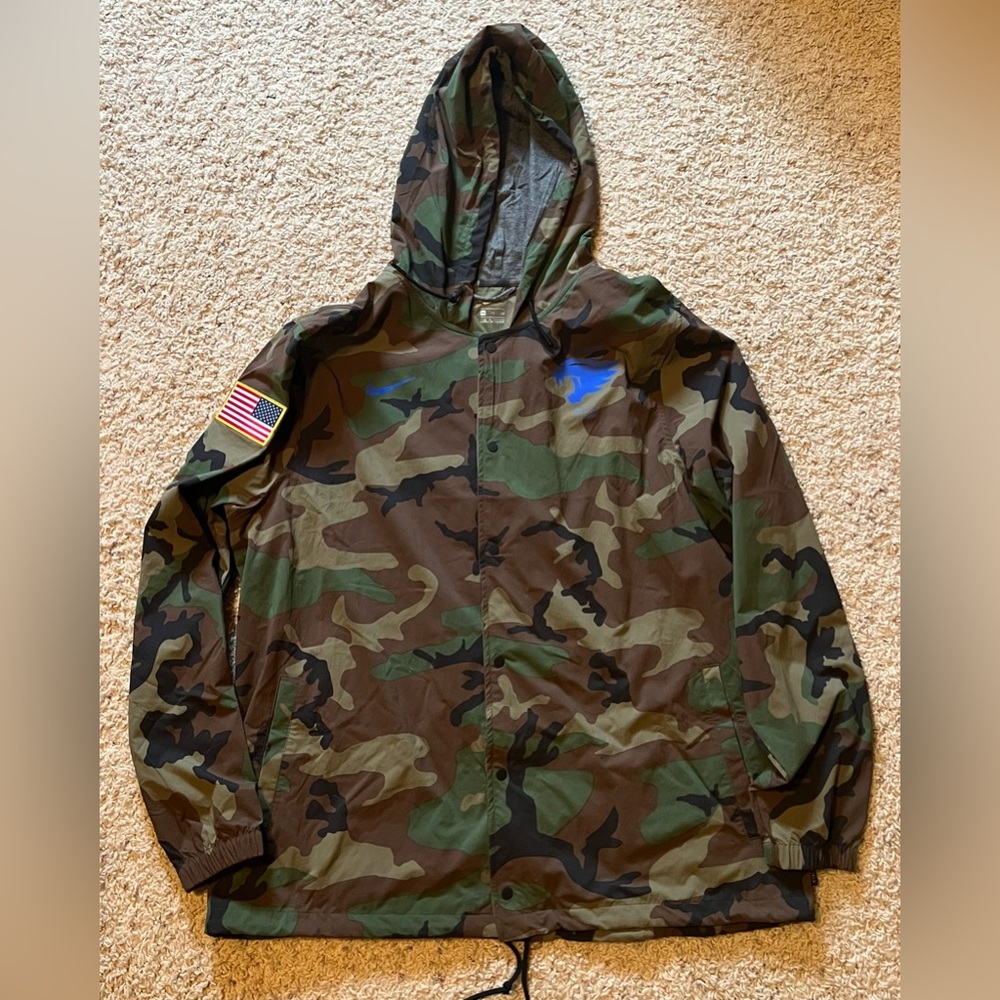 Nike Kentucky Wildcats (UK) Salute to Service Woodland Camo Jacket (XXL)